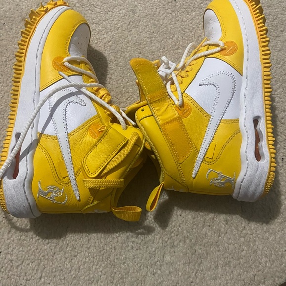 Off-White  Yellow and White Sneakers - Picture 3 of 11